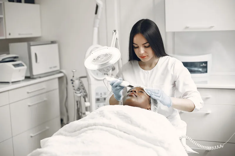 Como Escolher um Gestor de Google Ads para Clinica de Estetica: O Que Avaliar Antes de Contratar