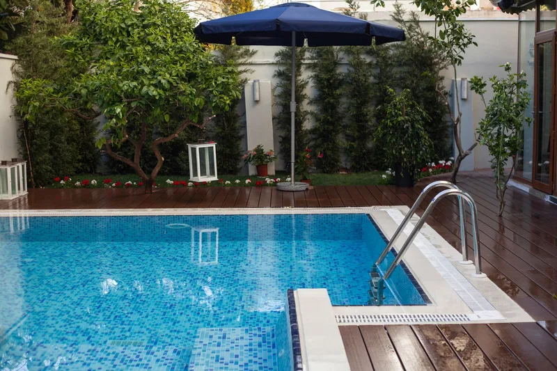 Google Ads para Empresa de Piscinas na Zona Leste de Sao Paulo: Por Que Anunciar Regional Custa Menos